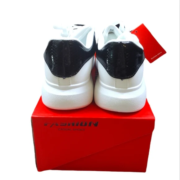 NWT Women's Sneakers White and Balck - Picture 3 of 6